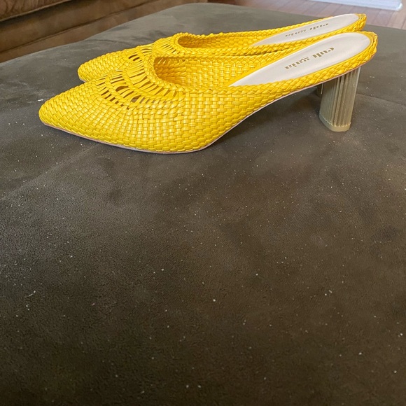 Shoes - Picture 3 of 7